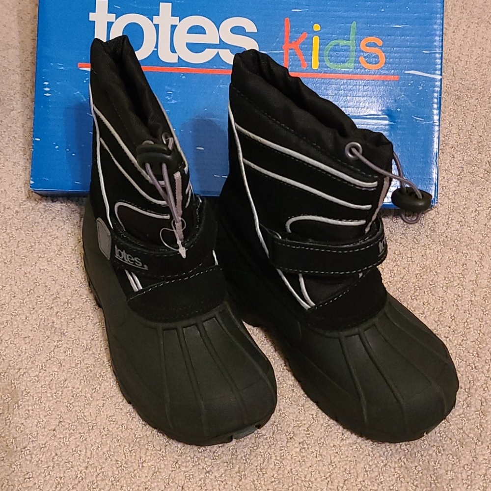 🎄SALE‼️ Totes Boys Winter Boots sz 11 NEW